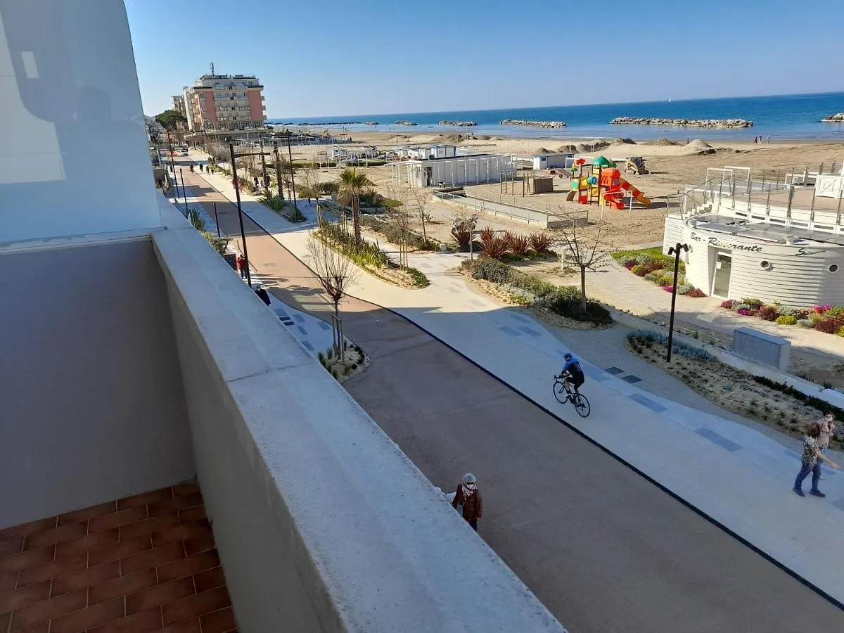 Apartment Appartamento Vista Mare Viserbella, Vicissimo Alla Fiera Rimini Italy